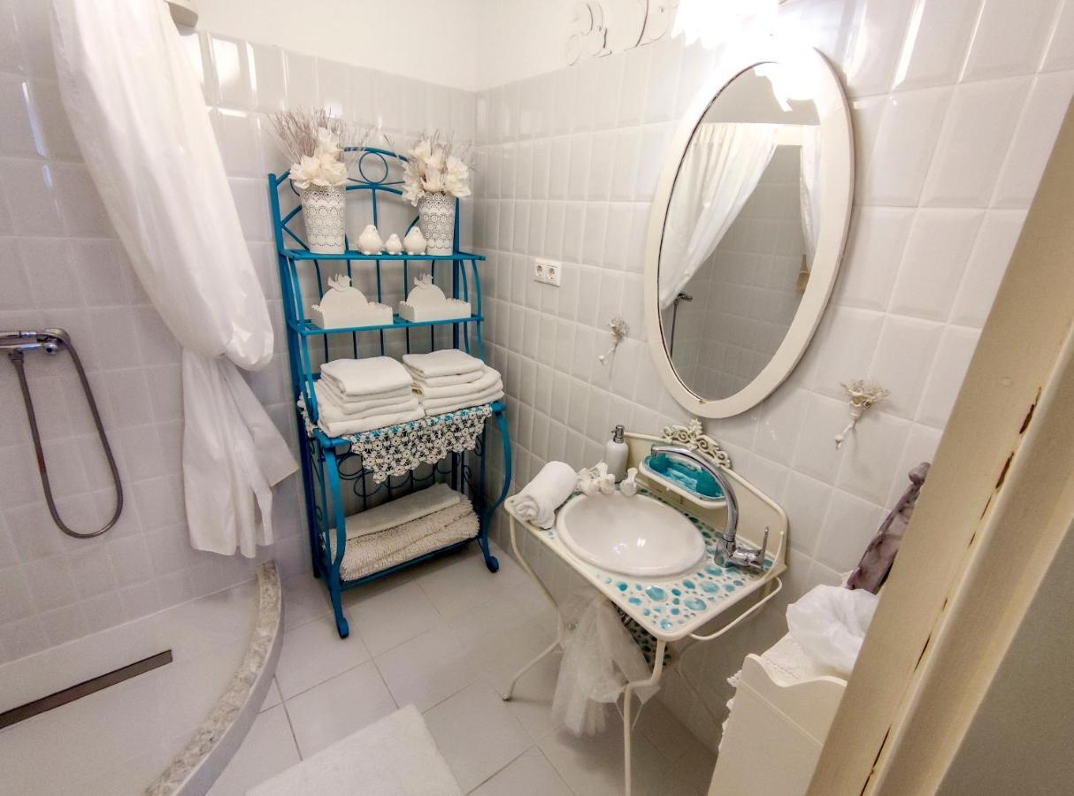 מלון דברצן Feher Tulipan Apartman מראה חיצוני תמונה