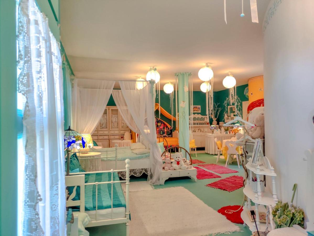 מלון דברצן Feher Tulipan Apartman מראה חיצוני תמונה