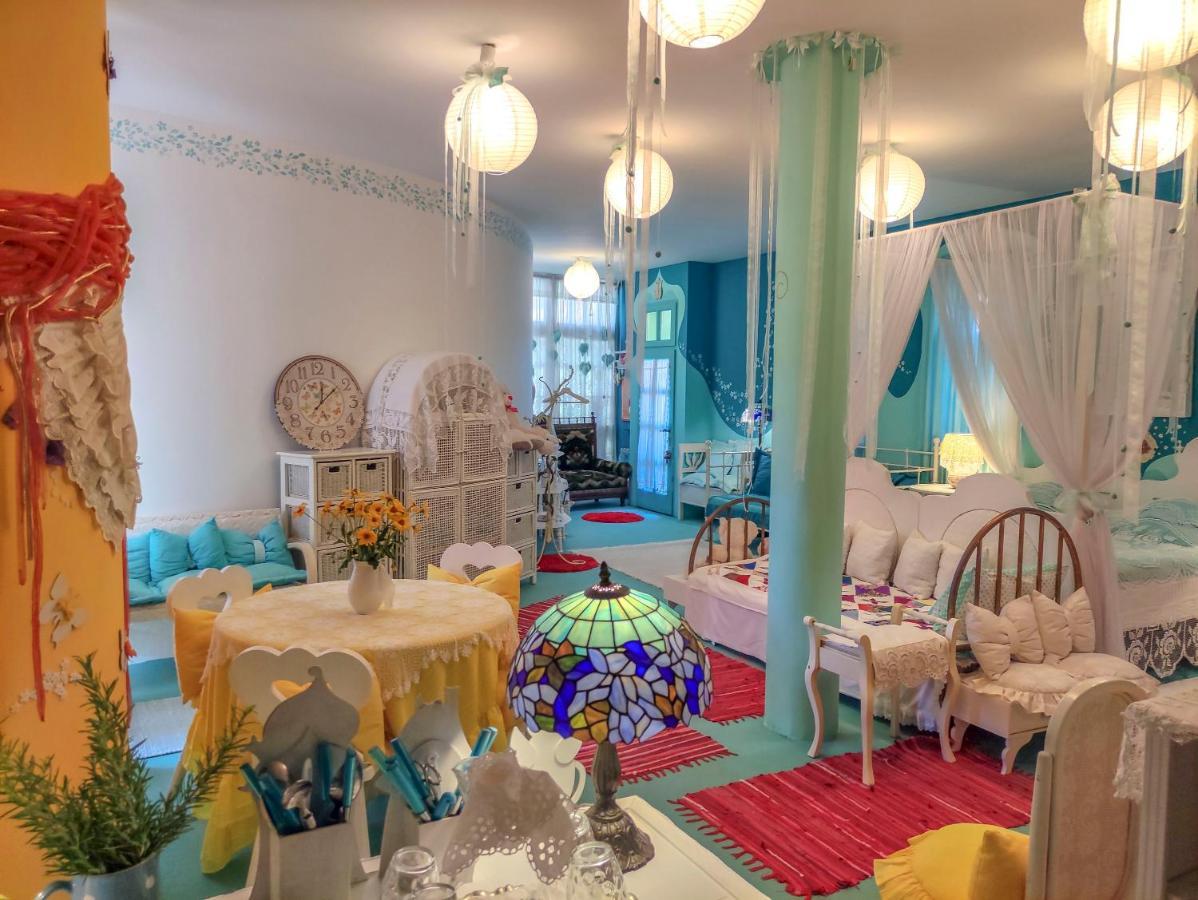 מלון דברצן Feher Tulipan Apartman מראה חיצוני תמונה